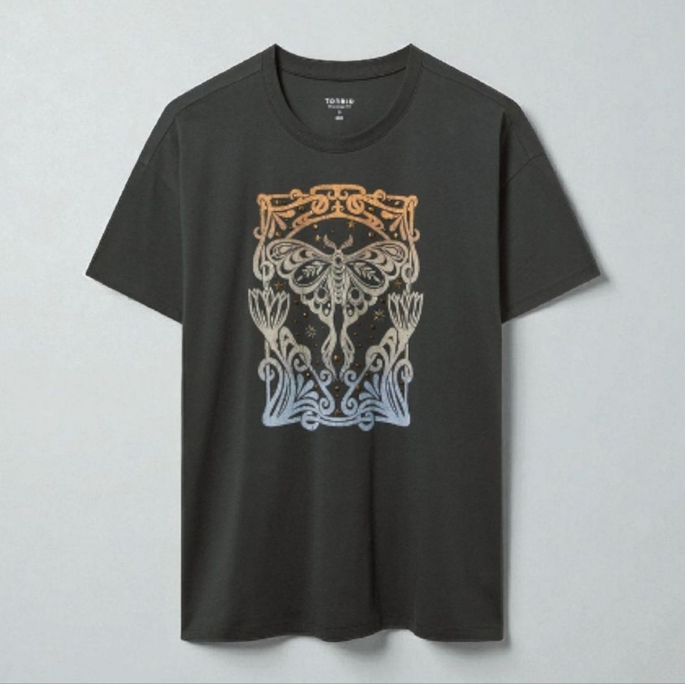 Torrid Black Graphic T-Shirt Moth and Stars Oversize fit 3x Dark Grey